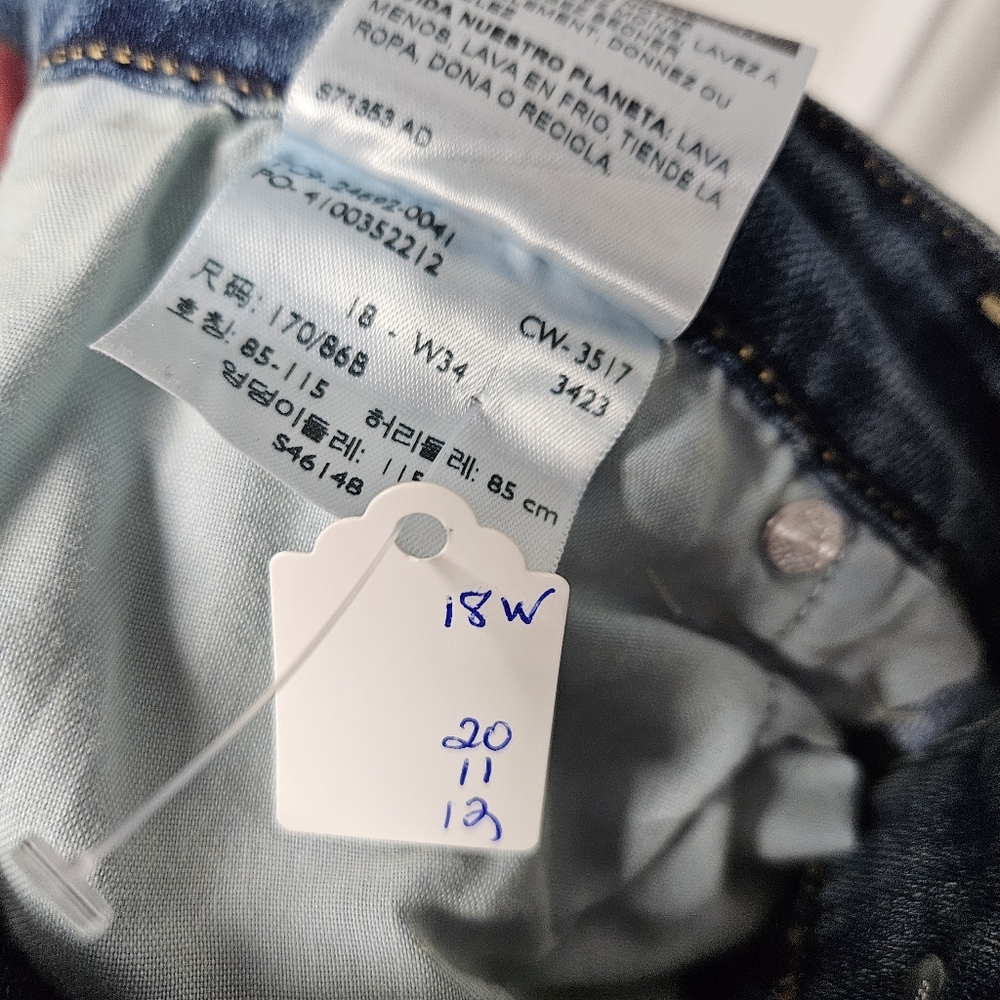 NWT Levi's Bermuda Jean shorts size 18w - Picture 4 of 4